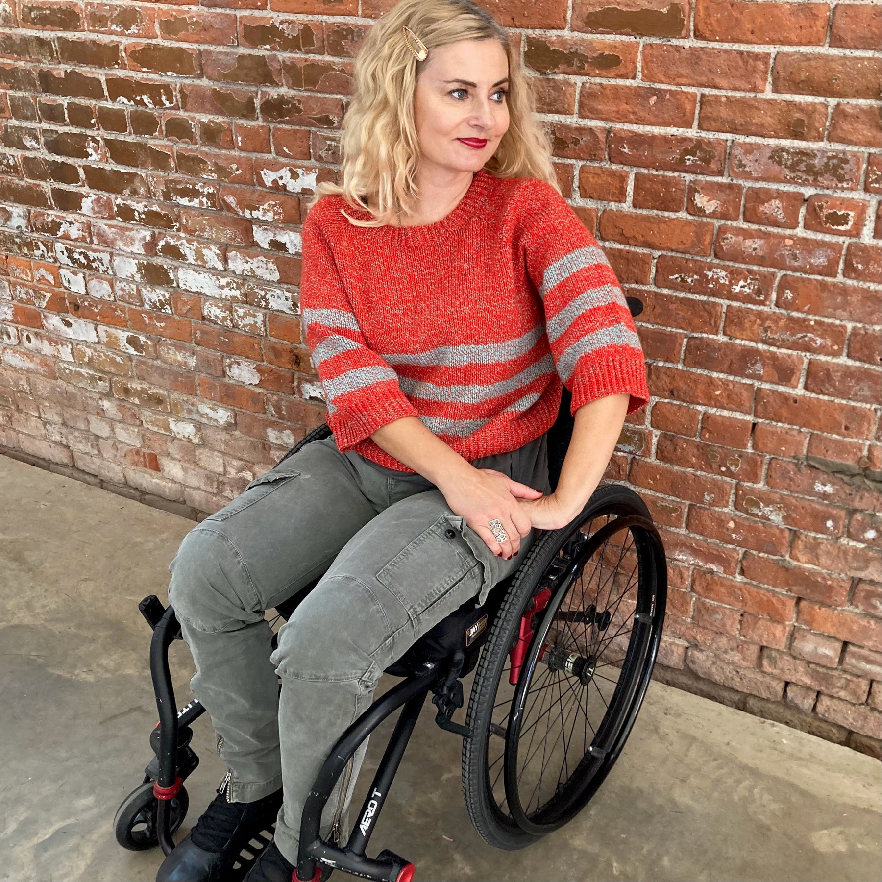 COLORING BOOK RAGLAN SWEATER KIT